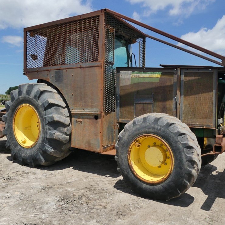 2010 JOHN DEERE 7230