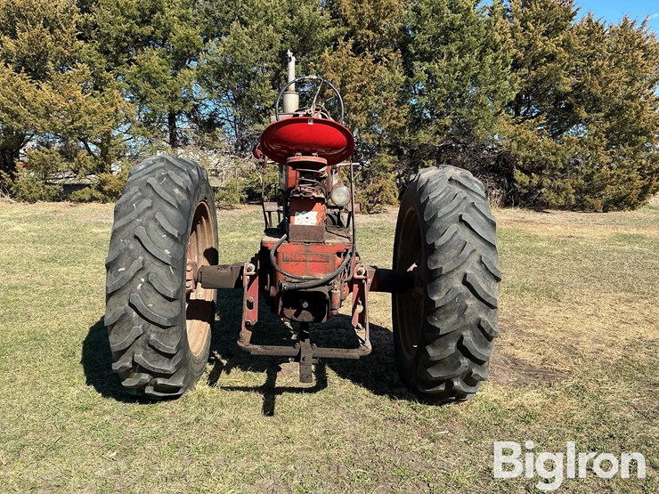 1955-farmall-400-2wd-tractor-image-6