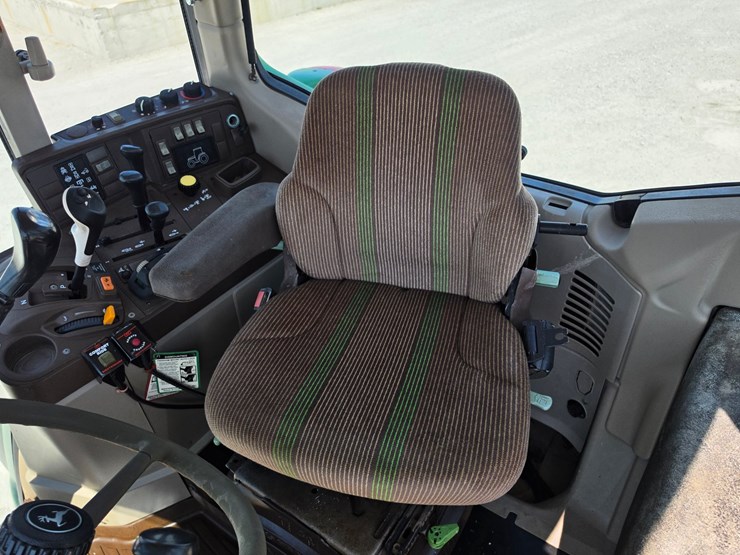 john-deere-7520-image-11