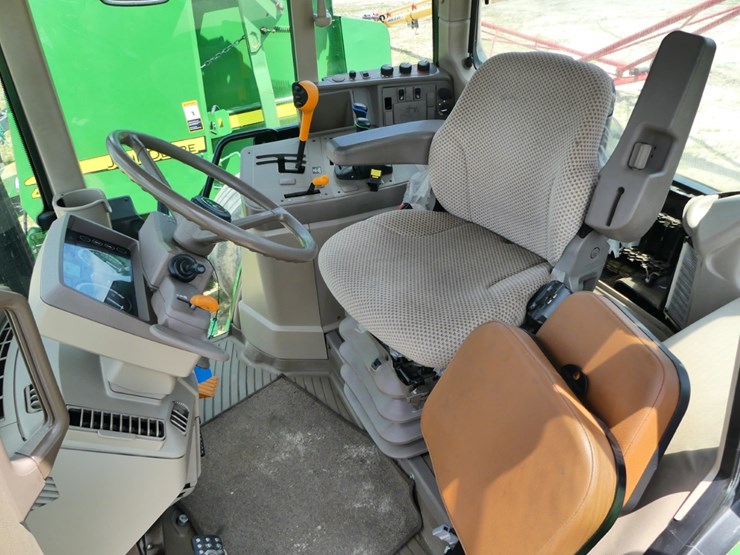 2014-john-deere-6115m-image-10