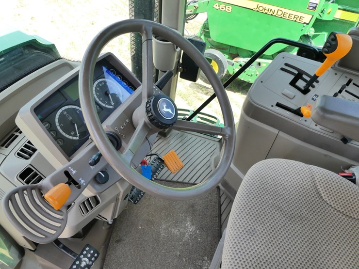 2014-john-deere-6115m-image-12