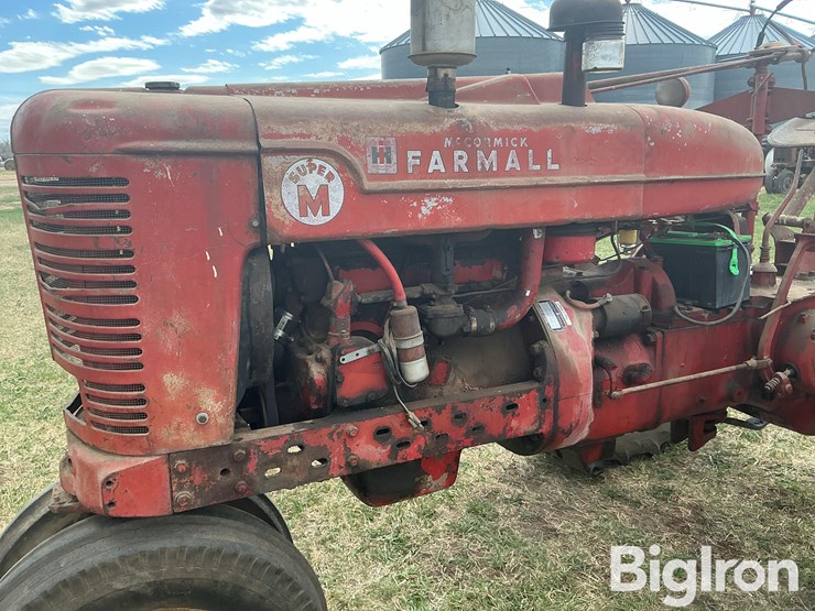 1952-farmall-super-m-2wd-tractor-image-14