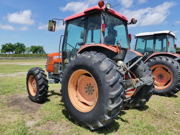 2000-kubota-m9000-image-4