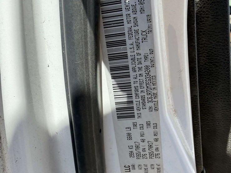 2014-dodge-1500-image-19