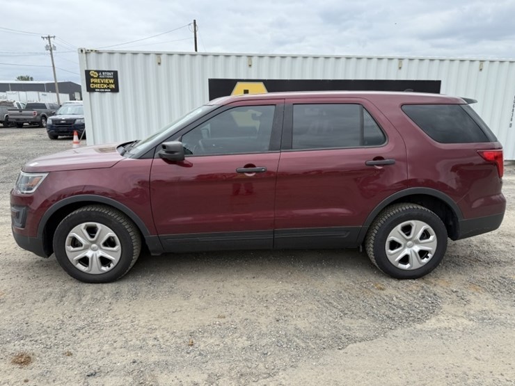 2017-ford-explorer-image-7