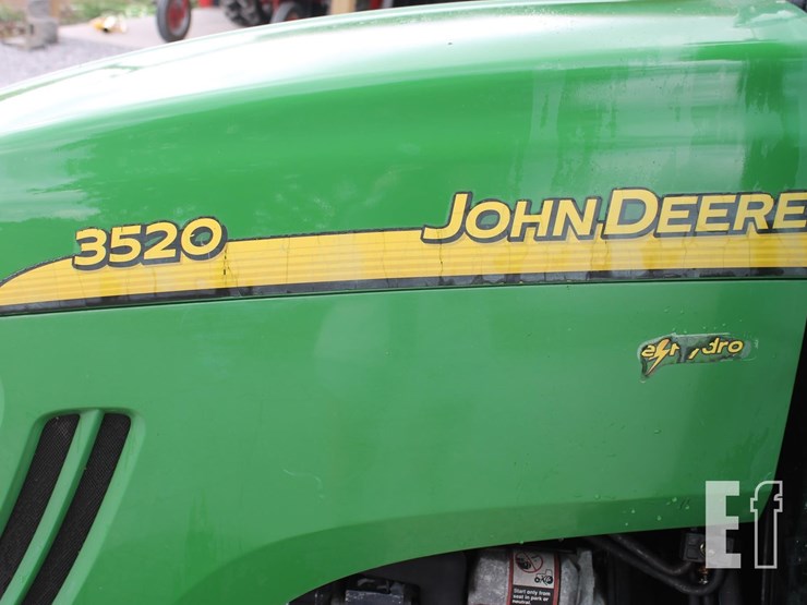 john-deere-3520-image-12