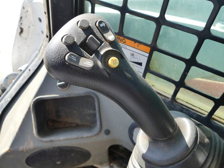 2016-bobcat-t630-image-14