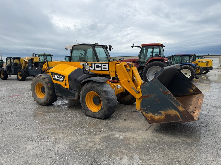 2014-jcb-541-image-22