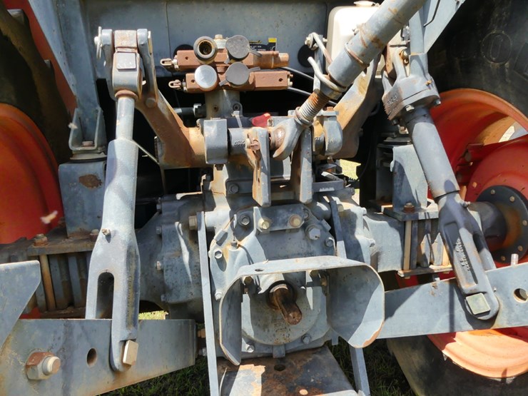 2000-kubota-m9000-image-6