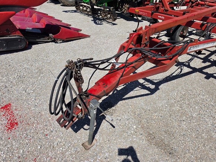 1997-case-ih-4300-image-2