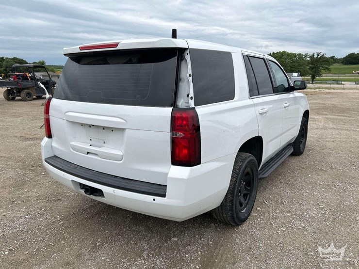 2020-chevrolet-tahoe-image-3