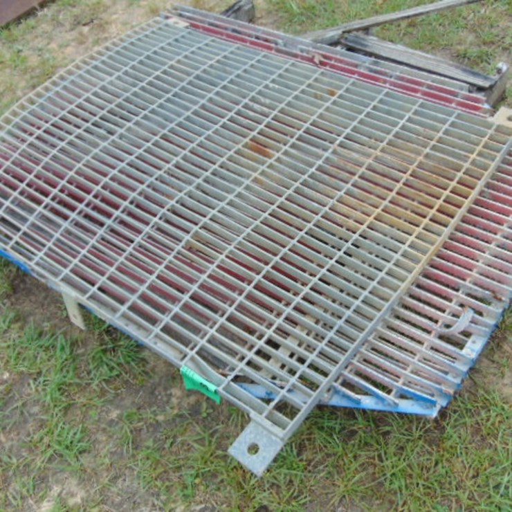 3 PCS OF CATWALK MATERIAL