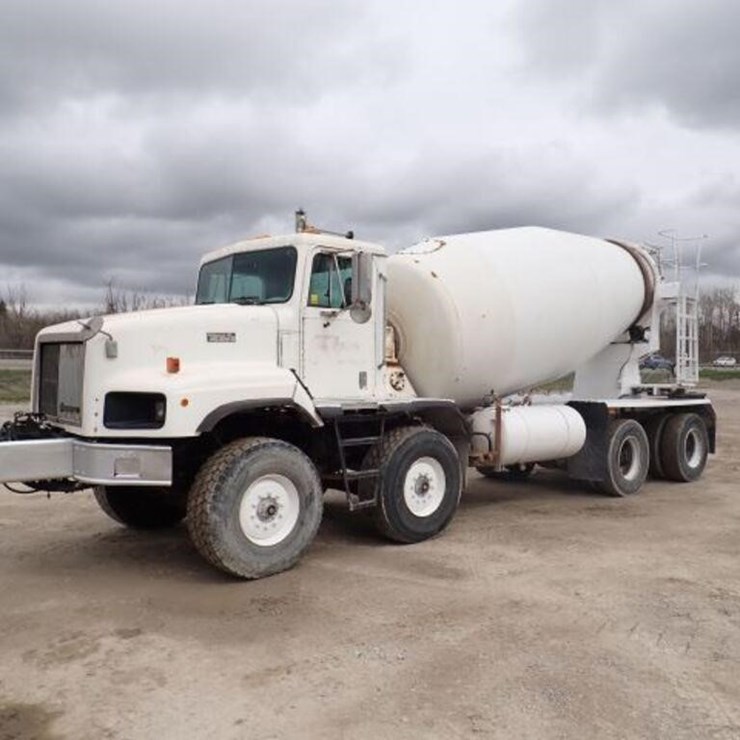 1998 INTERNATIONAL PAYSTAR 5000