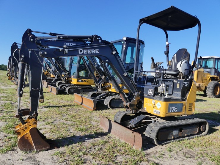 2018-deere-17g-image-1