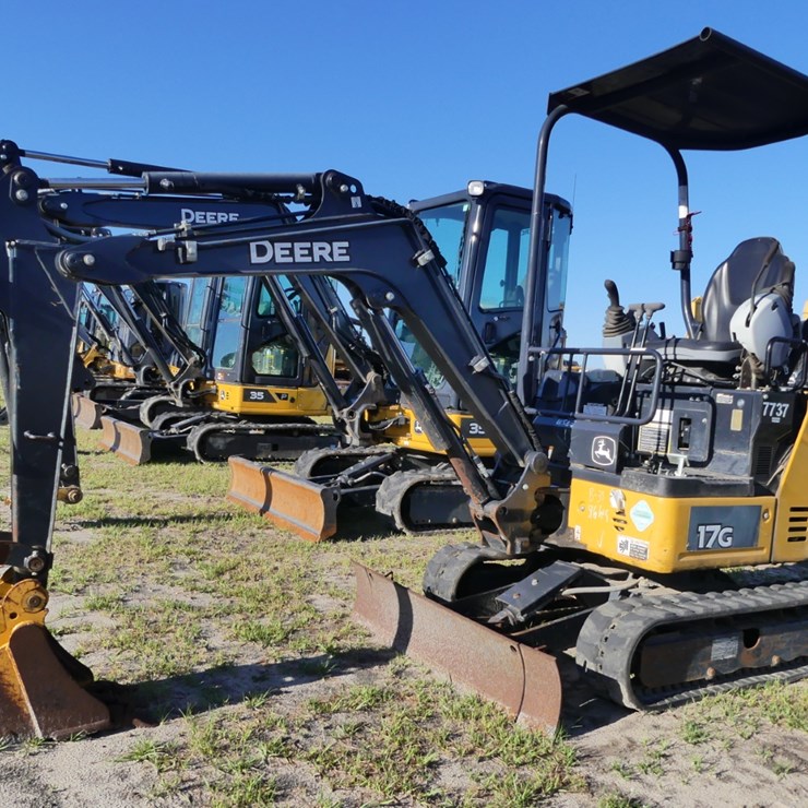 2018 DEERE 17G
