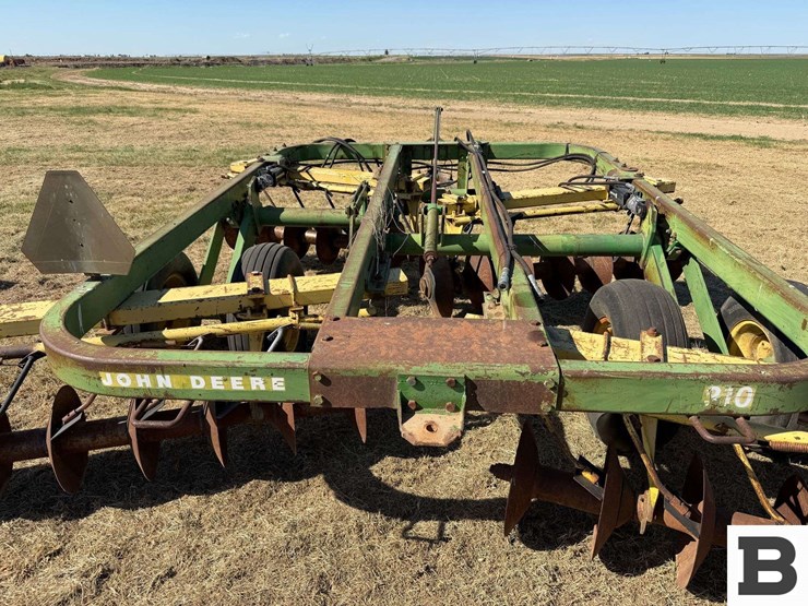 john-deere-310-image-11