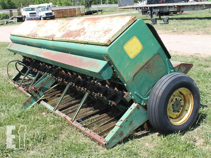 john-deere-8250-image-1
