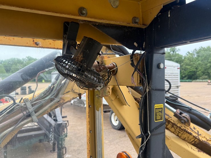 john-deere-6215-image-37