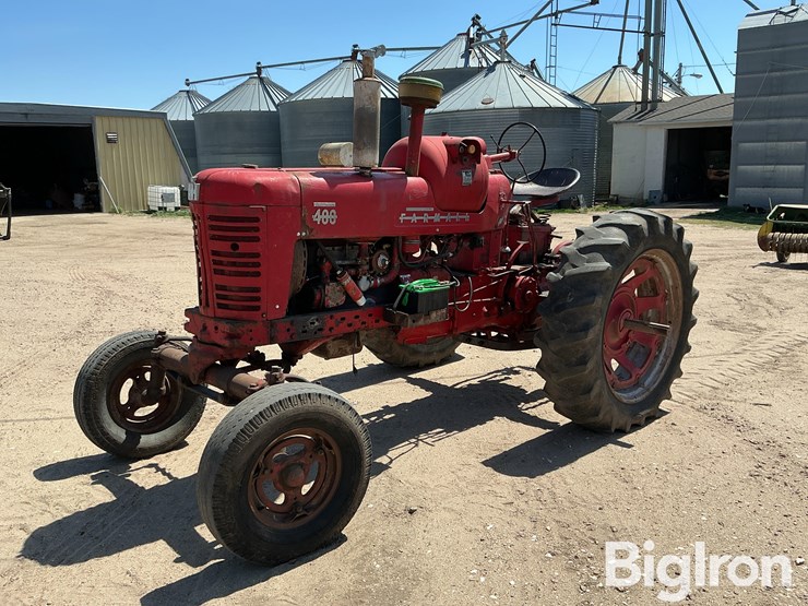 1956-farmall-400-2wd-tractor-image-1
