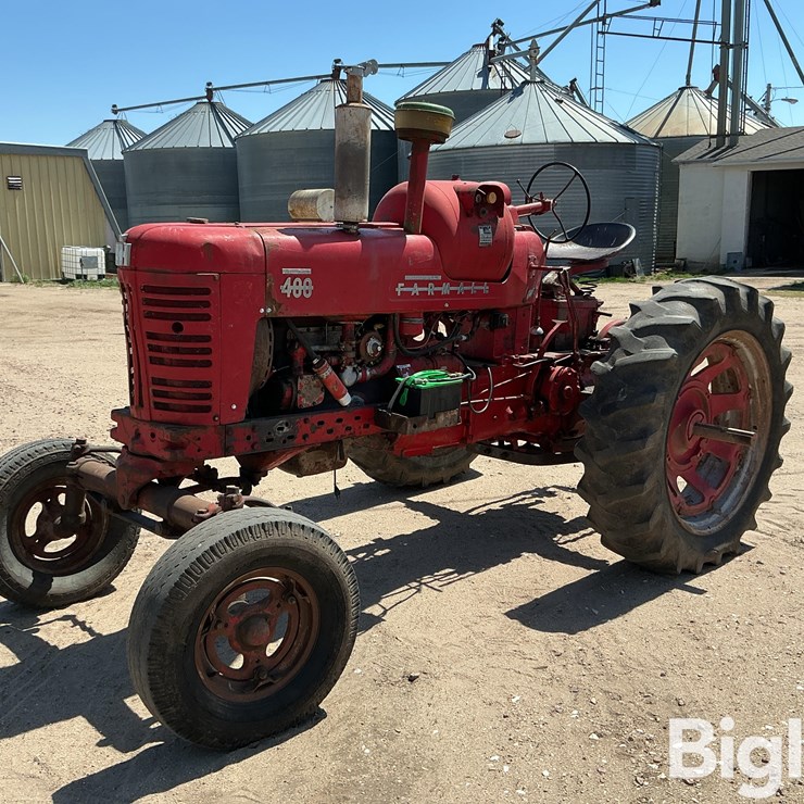 1956 Farmall 400 2WD Tractor