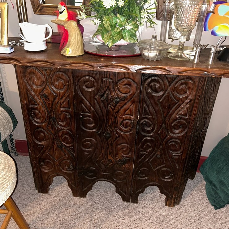 #90 • WOODEN BAR / COUNTER WITH TWO STOOLS