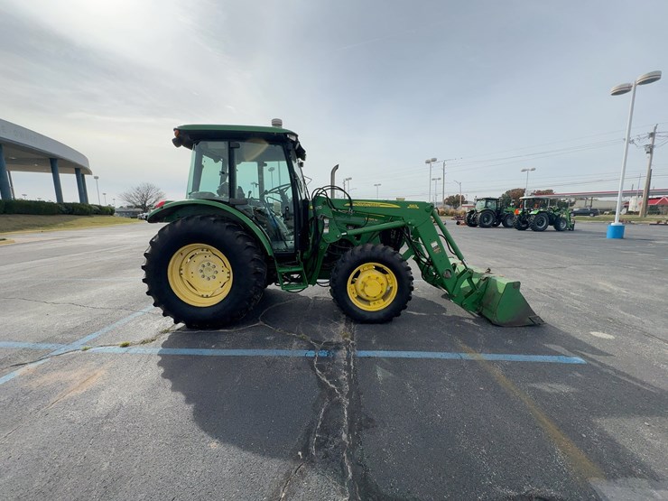 2011-john-deere-5095m-image-5