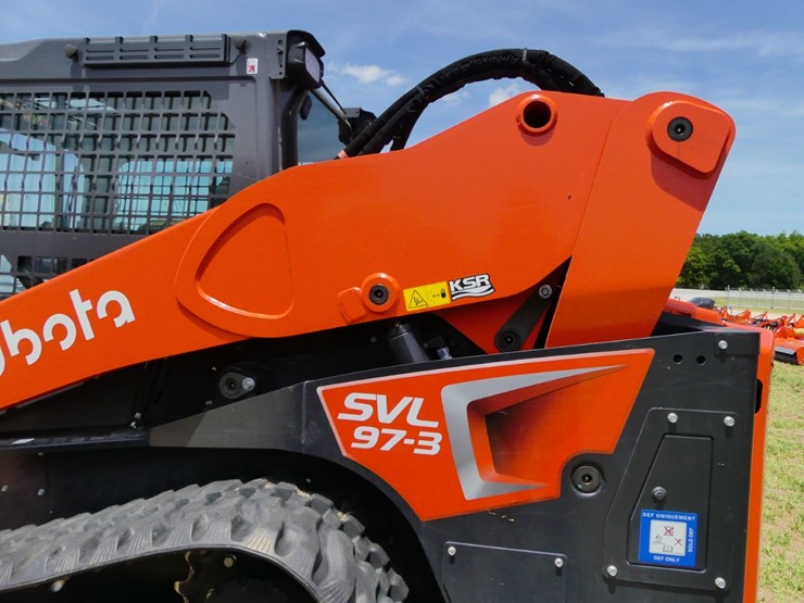 2025-kubota-svl97-3-image-8