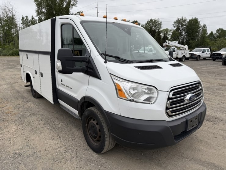 2016-ford-transit-image-2