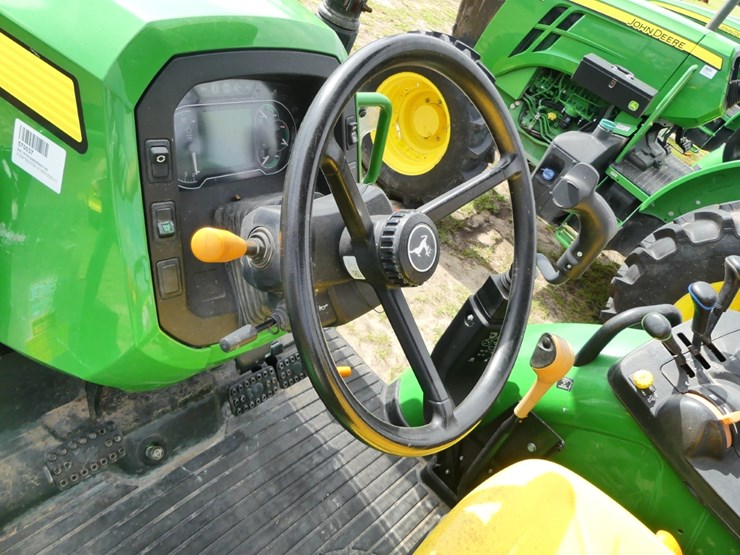 2024-john-deere-5120m-image-12