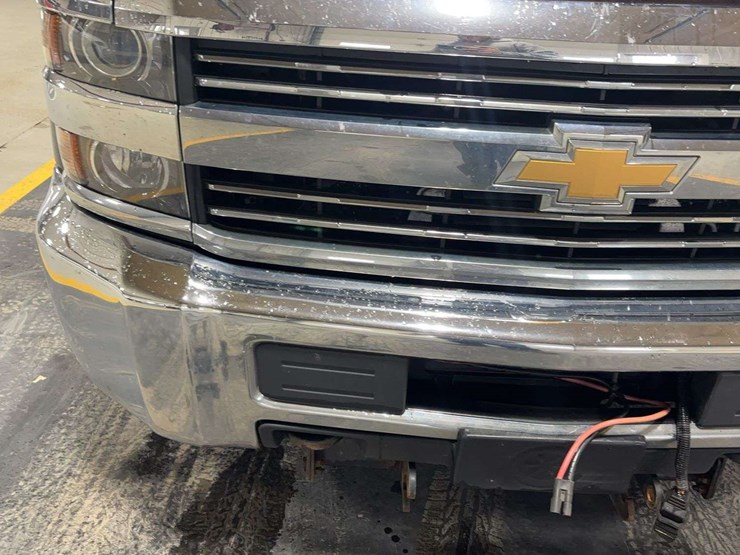 2016-chevrolet-silverado-2500hd-image-32