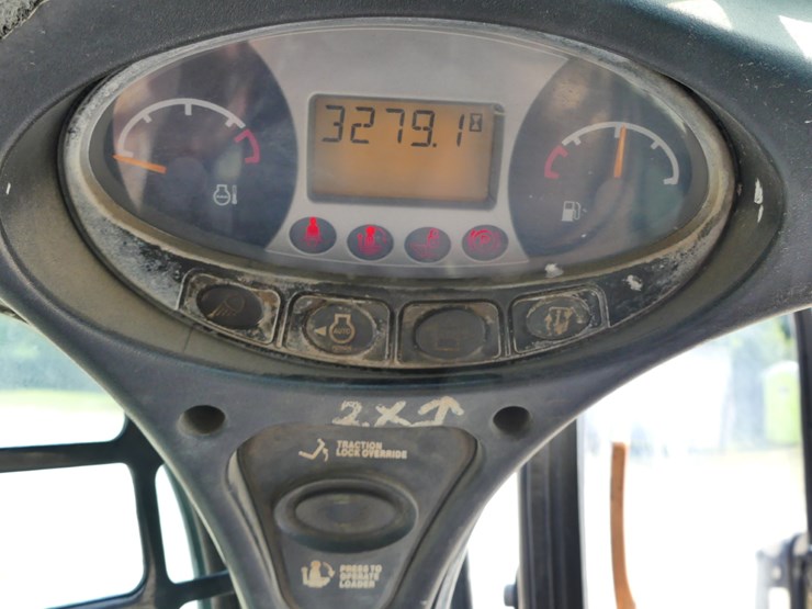 2015-bobcat-s770-image-17