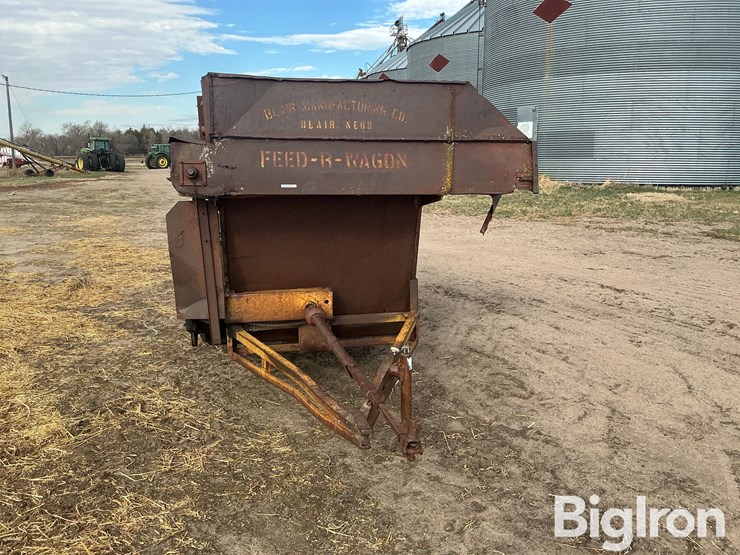 kelly-ryan-feed-wagon-image-2