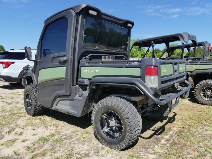 2022-john-deere-xuv835m-image-4