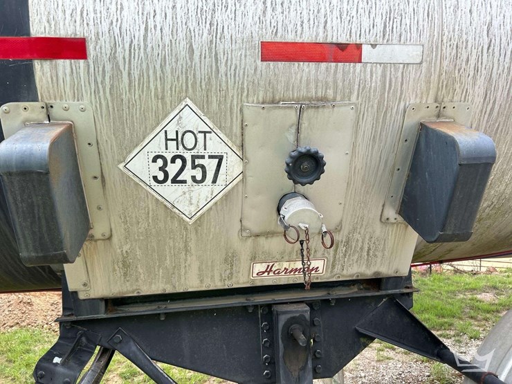 2002-harmon-steel-barrel-7,000-gallon-asphalt-t/a-tanker-trailer-image-21