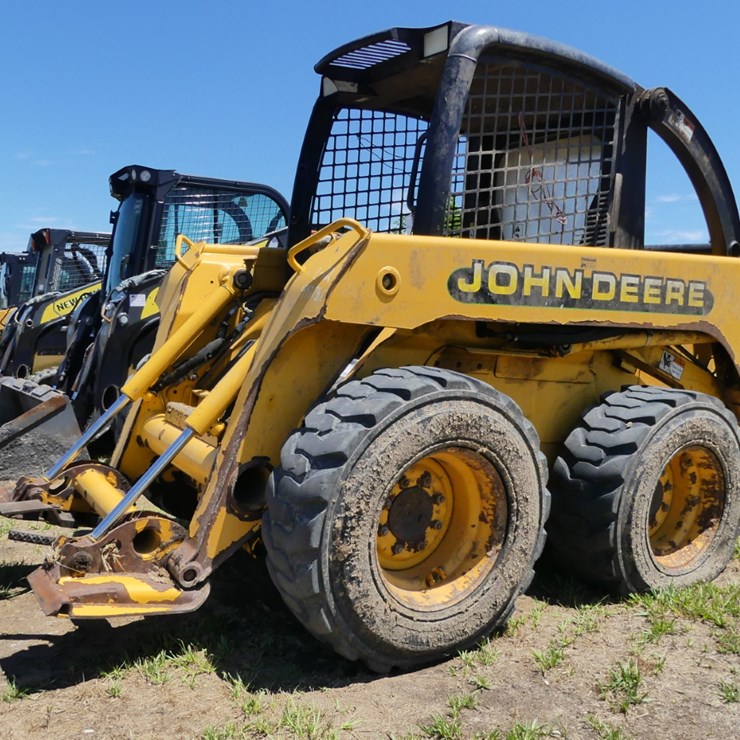 2000 JOHN DEERE 250