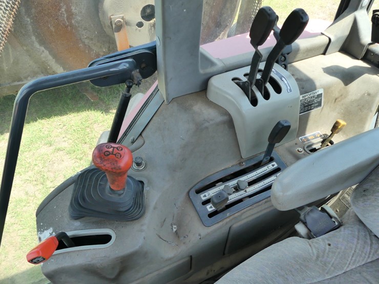 2001-kubota-m9000-image-11