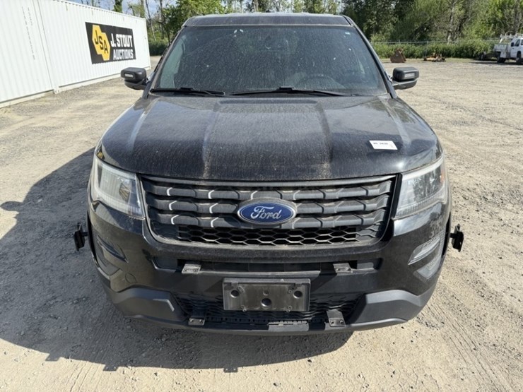 2018-ford-explorer-image-7