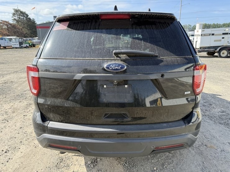 2018-ford-explorer-image-5