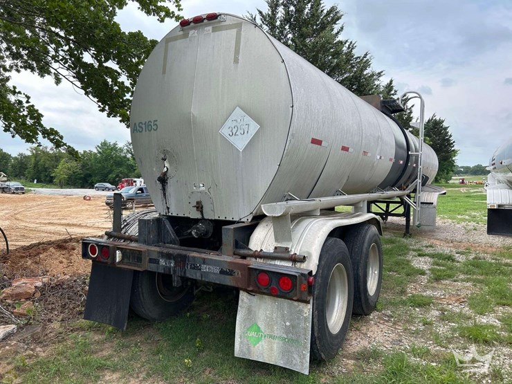 2002-harmon-steel-barrel-7,000-gallon-asphalt-t/a-tanker-trailer-image-3