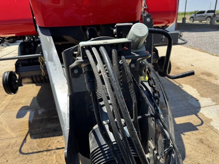 2021-massey-ferguson-2270-image-8