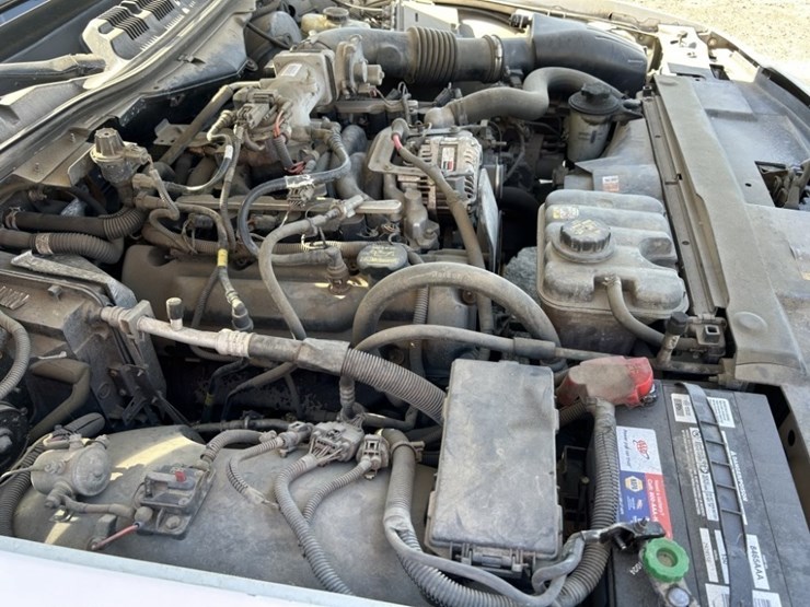 2010-ford-crown-victoria-sedan-image-35