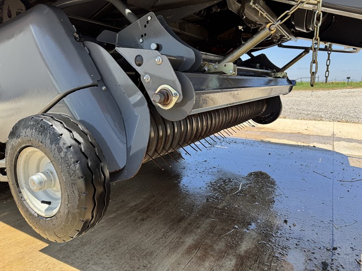 2021-massey-ferguson-2270-image-14