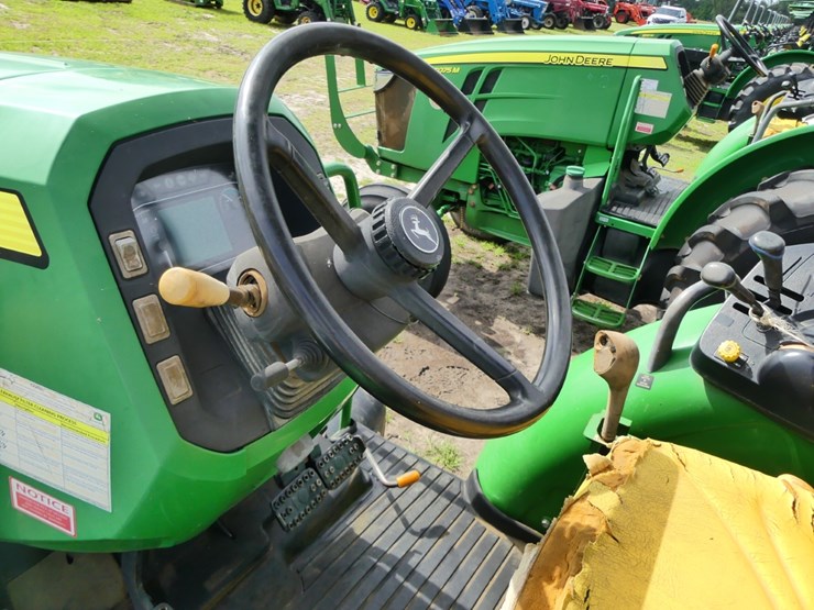 2018-john-deere-5075m-image-11
