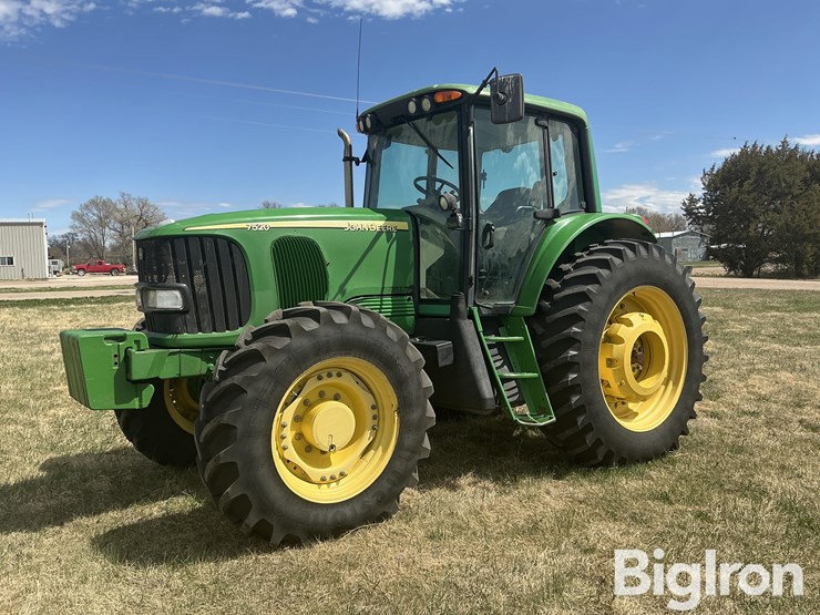 2005-john-deere-7520-image-1