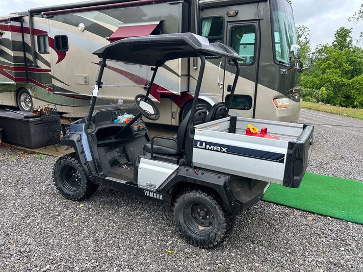 #12-•-2024-yamaha-umax-gas-golf-cart-image-4