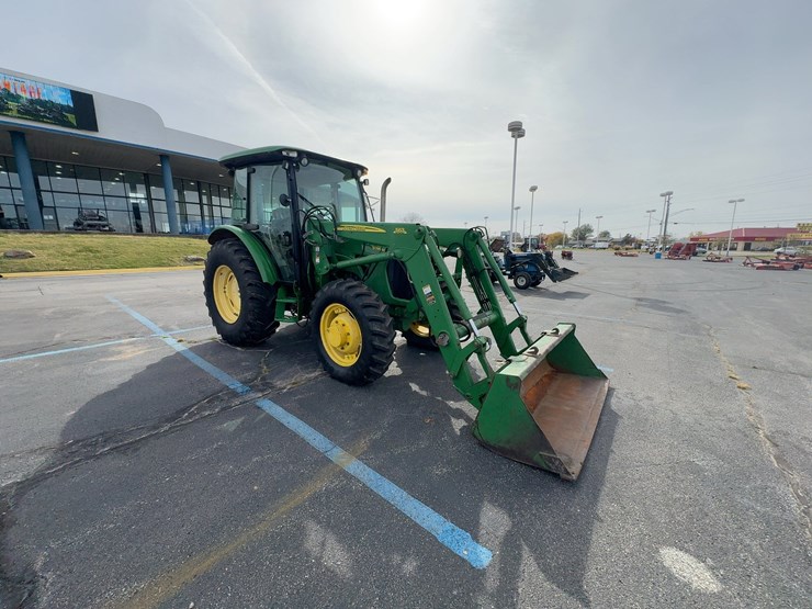 2011-john-deere-5095m-image-4
