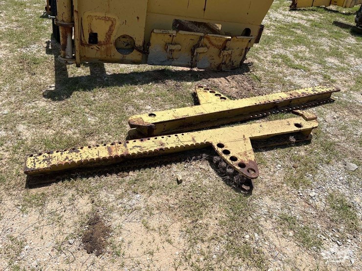t/a-aggregate-spreader-box-wheel-loader-attachment-image-16