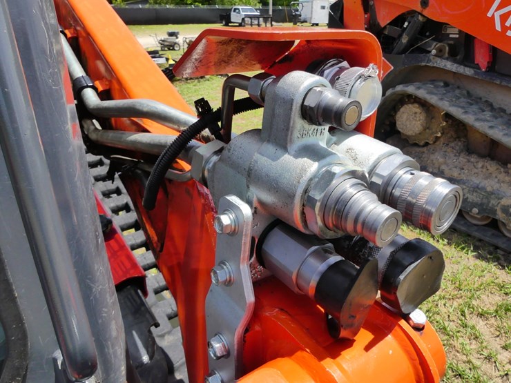 2025-kubota-svl75-3-image-13