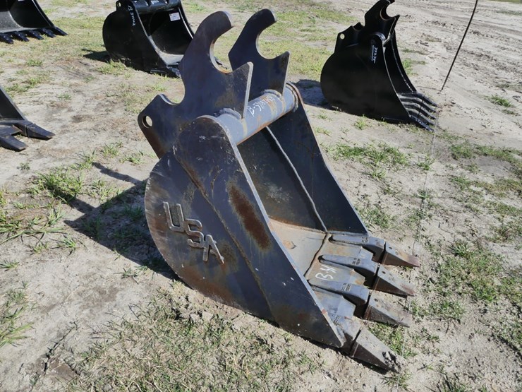 18"-excavator-bucket-image-1