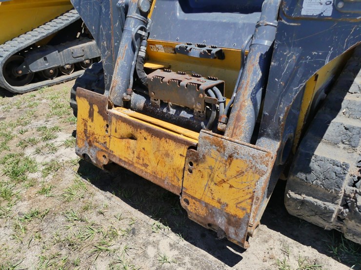 2019-deere-331g-image-10